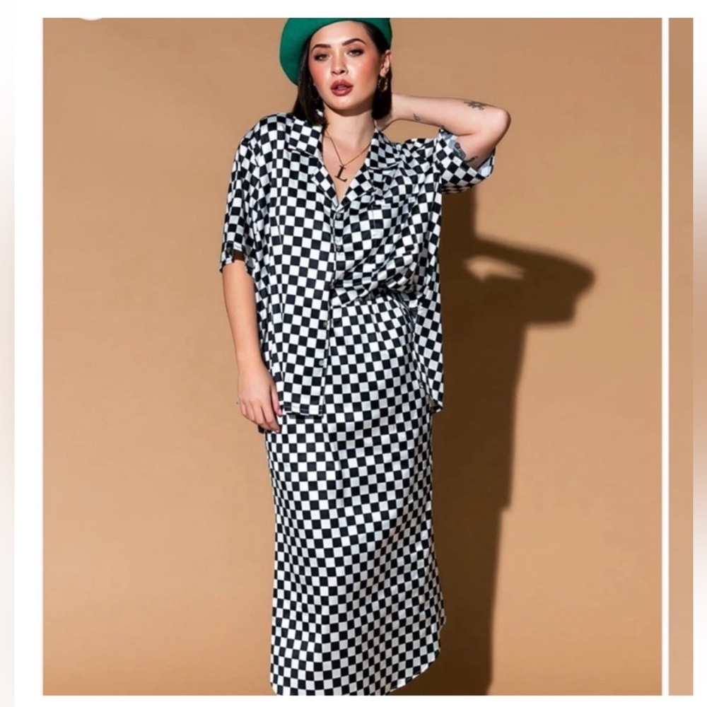 Dress in Lala satin checkered skirt set